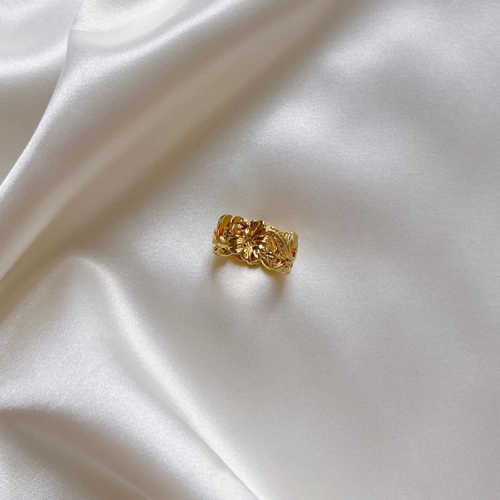Alaka'i Hibiscus Heirloom Cutout Ring
